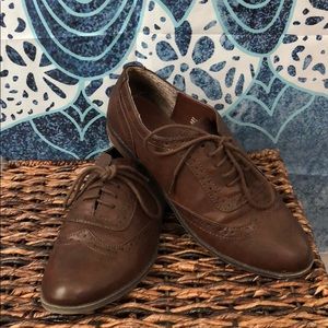 brown shoes